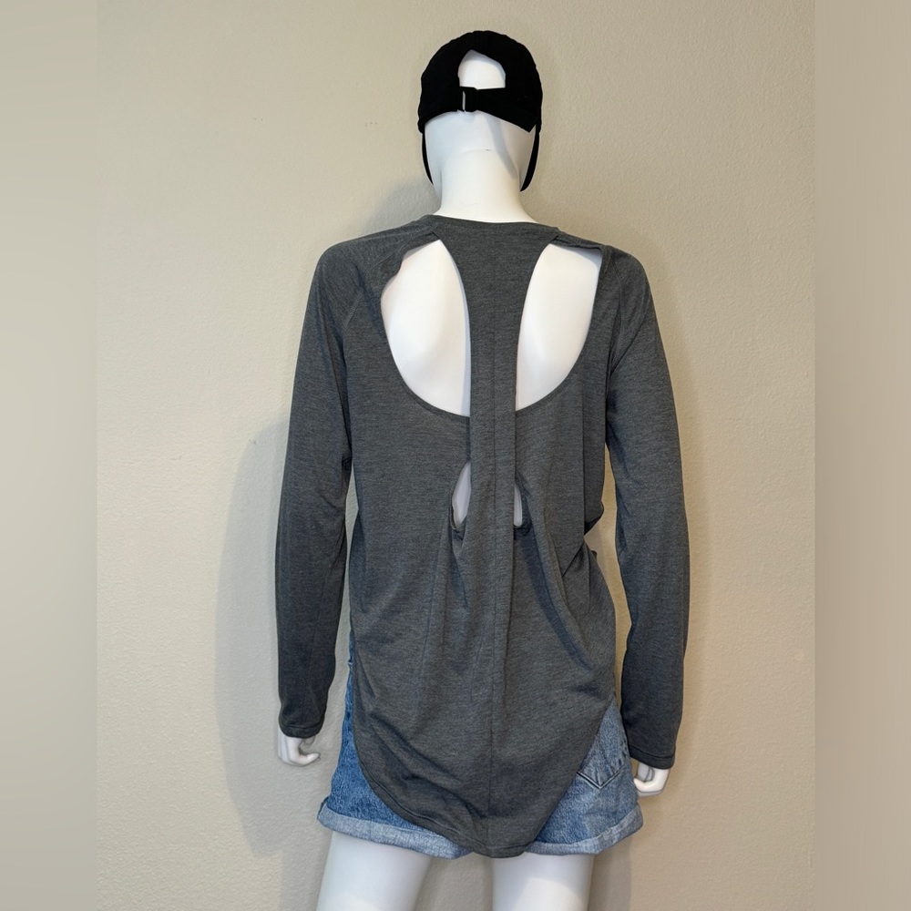 Underarmour Cutout back workout Long sleeve top
